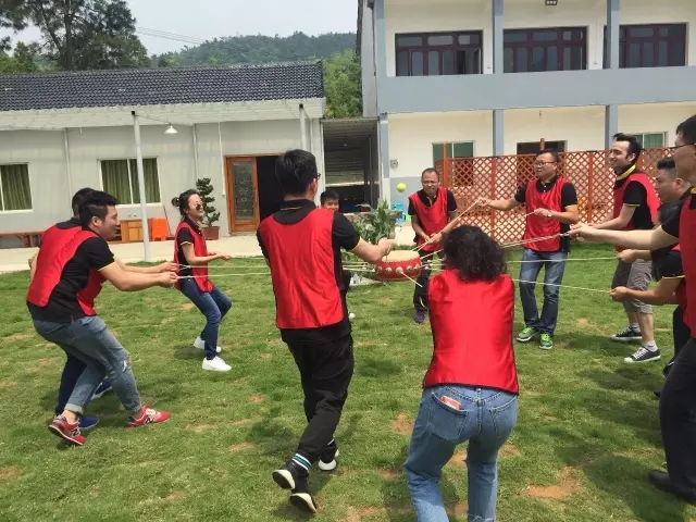 “向梦想出发” 尊龙人生就是博首页销售团建活动完善绽放