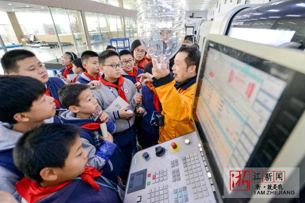 长兴：：：走读智慧工厂 感受科技魅力